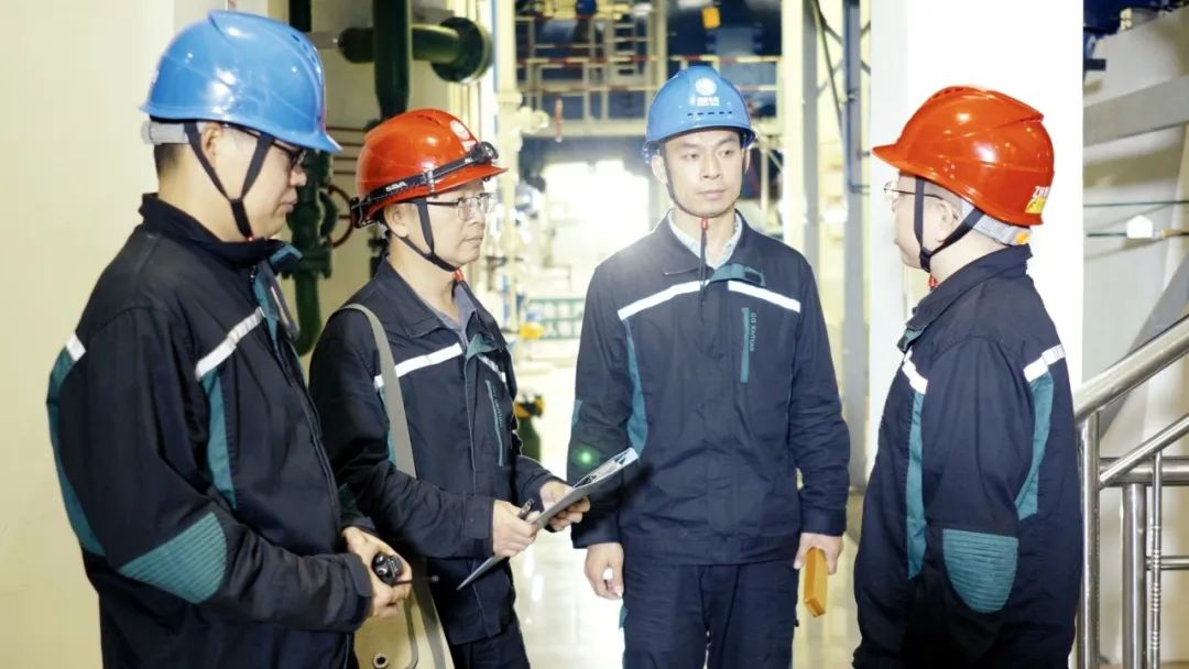 鏡頭里的故事——至愛無言,英雄掌燈人(圖7) 640 (2).jpg